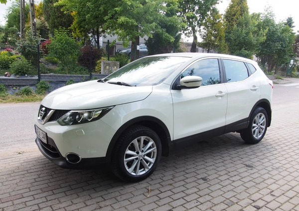 Nissan Qashqai cena 57500 przebieg: 125000, rok produkcji 2015 z Chełmno małe 79